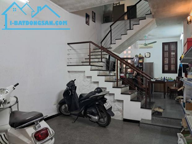 Bán Nhà 2 Mặt Ngõ Hoàng Quốc Việt. Cầu Giấy. Ô Tô. DT 54m2. MT 4m. 5 Tầng. Giá 21,8 Tỷ.