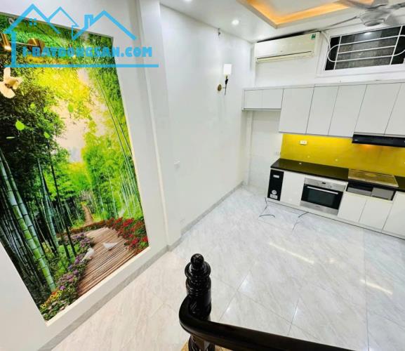 Hàng Kịch độc phố HOÀNG VĂN THÁI - 45m2- 5 tầng - THANG MÁY -chỉ 8,5 tỷ - 2