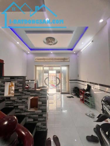 Bán Nhà Đường Thạnh Lộc 25 Gần Ngã Tư Ga Q 12- 2 lầu 3PN 3WC Chỉ 4,45 tỷ TL💵💵
🍀Diện - 3