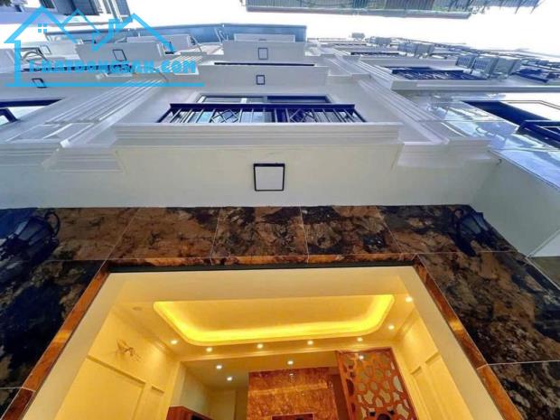 Phân lô, thang máy phố Yên Hoà - Cầu Giấy 35m2 x 7 tầng, mặt tiền 4.5m, giá 8.8 tỷ - TL