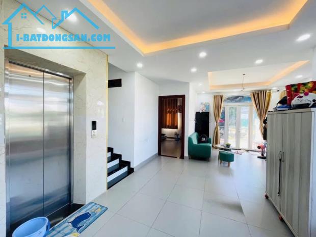Nhà mặt tiền Phường Phú Mỹ, Quận 7 – 90m² – Thang máy – Để được ô tô – Giá chỉ 14.8 tỷ - 1
