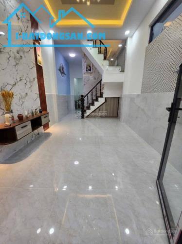 BÁN NHÀ Q.8 GẦN CẦU CHÀ VÀ , XE HƠI TỚI CỬA, 3 TẦNG BTCT, 4 PN, SHR, HOÀN CÔNG ĐỦ.