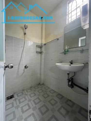 BÁN NHÀ GIÁ RẺ - GIÁP CHỢ THẠCH ĐÀ - GÒ VẤP - GIÁ 3.3 Tỷ - 2