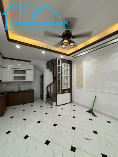 NHÀ MỚI ĐẸP – Ô TÔ ĐỖ CỔNG – 4 TẦNG DÂN XÂY - GIÁ CŨNG ĐẸP - 1