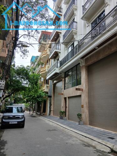 Bán nhà phân lô Cầu Giấy ô tô tránh, gara ô tô, thang máy, kinh doanh, 60m2, 6 tầng, MT 5m