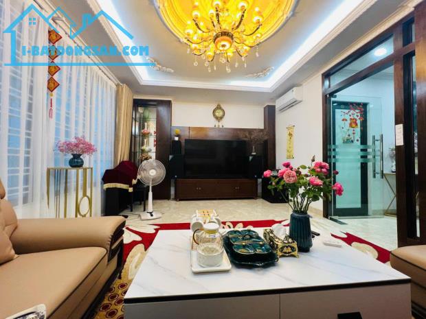 Bán nhà phân lô Cầu Giấy ô tô tránh, gara ô tô, thang máy, kinh doanh, 60m2, 6 tầng, MT 5m - 4