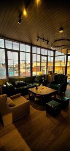 PHỐ TỨ LIÊN - NHÀ ĐẸP 70M2, 5 TẦNG, THANG MÁY - SỔ VUÔNG, CHỈ 20M RA Ô TÔ - ĐÓN ĐẦU CẦU TỨ - 2