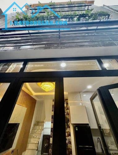 BÁN NHÀ 3 TẦNG MỚI ĐẸP – FULL NỘI THẤT NGANG 4,5M – GIÁ 4,5TY  NGAY TRUNG TÂM QUẬN 3 .