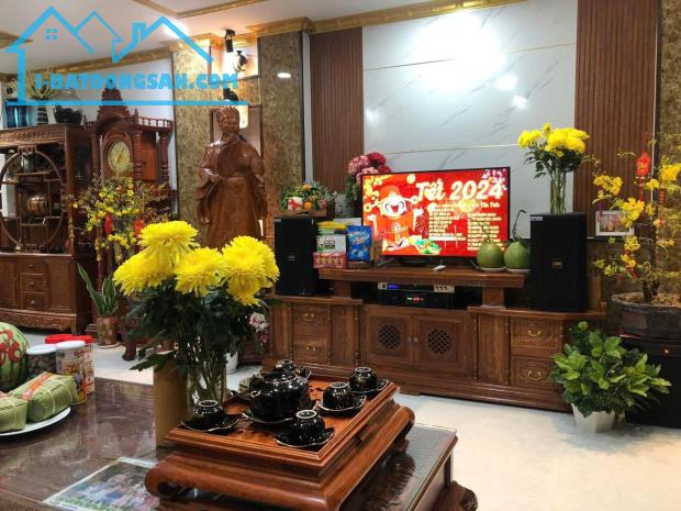 Nhà 5 Tầng Đẹp Lung Linh – Tây Thạnh, Tân Phú – 6PN, 290m² sàn – Giá Chỉ 7.5 Tỷ