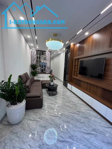 BÁN NHÀ Vũ Xuân Thiều 50m, 4 tầng,mặt ngõ thông,gần dg ôtô tránh đỗ,full nội thất,giá 8.x - 2