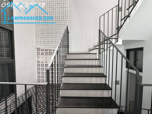 CHDV 14 PHÒNG LÊ QUANG ĐỊNH- 110M2 A4 - 5 TẦNG KTS THIẾT KẾ - HẺM TRẢI NHỰA Ô TÔ 7 CHỖ, 3 - 4