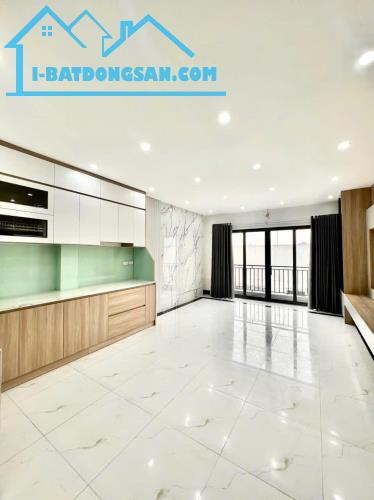 BÁN NHÀ ĐẸP PHÙNG CHÍ KIÊN, HOÀNG QUỐC VIỆT - 54M² x 6T THANG MÁY - GARA Ô TÔ - 15.8 TỶ - 2