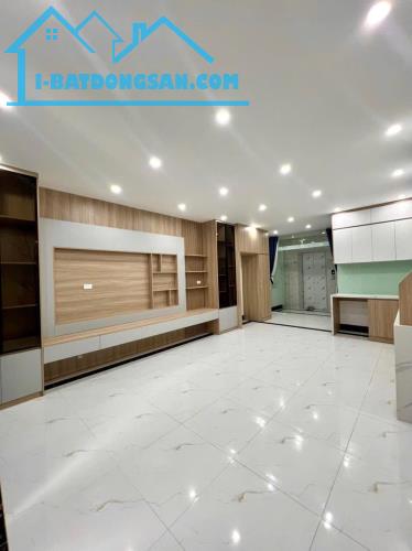 BÁN NHÀ ĐẸP PHÙNG CHÍ KIÊN, HOÀNG QUỐC VIỆT - 54M² x 6T THANG MÁY - GARA Ô TÔ - 15.8 TỶ - 3