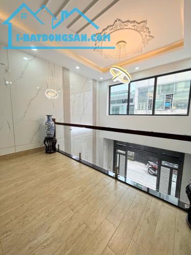 SIÊU PHẨM CỰC ĐẸP FULL NỘI THẤT XỊN XÒ-TRƯỜNG CHINH TÂN BÌNH-5 TẦNG-XE HƠI NGỦ TRONG NHÀ - 4