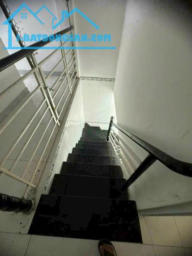 Bán nhà mặt phố Q.9, 60m², 4.6 tỷ, sổ đỏ
 hoặc
Nhà mặt phố Q9, 60m², 2PN, 2WC, 4.6 tỷ, sổ - 3
