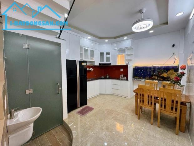 Sát Lê Văn Quới-giáp Tân Phú-4 tầng-48m2-sát mặt tiền chỉ có 6 tỷ lẻ xíu. - 2