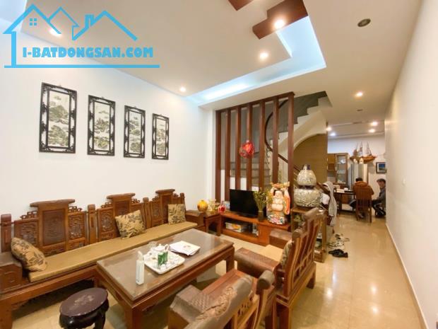 TRUNG TÂM QUẬN ĐỐNG ĐA- PHỐ YÊN LÃNG NGAY GẦN BV NỘI TIẾT- GIAO THÔNG ĐI LẠI THUẬN TIỆN