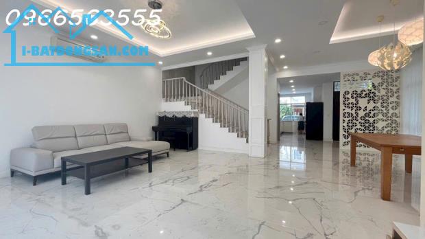 CHO THUÊ BIỆT THƯ LÂU ĐÀI CHATEAU - PHÚ MỸ HƯNG - NHÀ ĐẸP - GIÁ 4000$