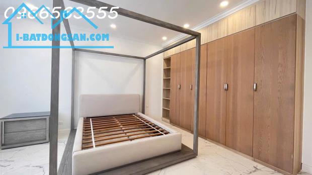 CHO THUÊ BIỆT THƯ LÂU ĐÀI CHATEAU - PHÚ MỸ HƯNG - NHÀ ĐẸP - GIÁ 4000$ - 4
