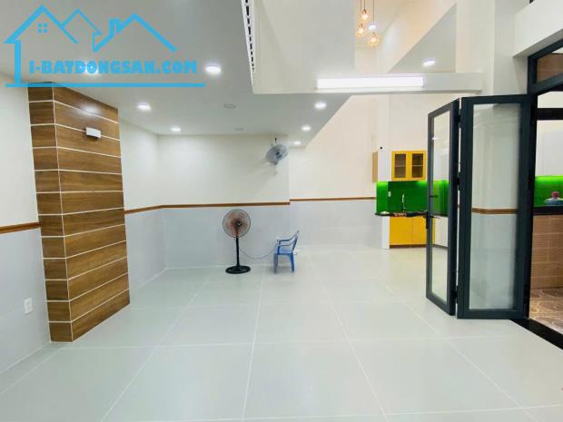 Bán nhà Hẻm an ninh Tứ Hải Ph6 Tân Bình. Dt 8x8m 1 lủng 1 lầu đẹp. Giá 6.38 tỷ tl SHR dọn