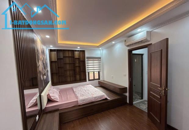 Bán nhà Phố Cầu Giấy, ô tô đỗ cổng, nhà ngõ riêng ,giá 8.5 tỷ - 1