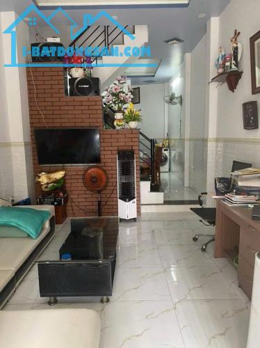 Gấp - Nhà chính chủ Hẻm 96 Hiệp Thành 13 (gần Chợ) Q12, Trệt 1 lầu, Đường 8m, 3 tỷ 950tr