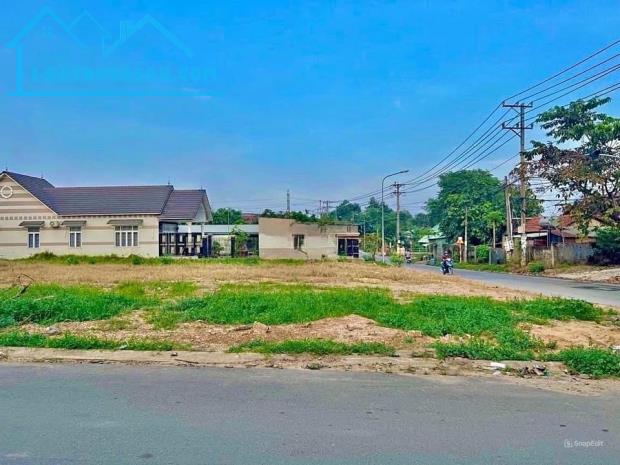 Bán gấp lô đất 2mt, thổ cư, 319.6m2 cách chợ 300m, giá 200 triệu ,thị xã sầm uất