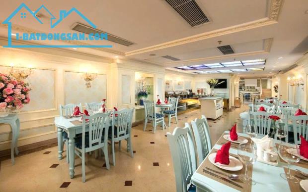 BÁN KHÁCH SẠN DÒNG TIỀN HƠN 5 TỶ MẶT PHỐ HÀNG BÔNG 172M2 - 9 TẦNG - 5M MẶT TIỀN - 220 TỶ