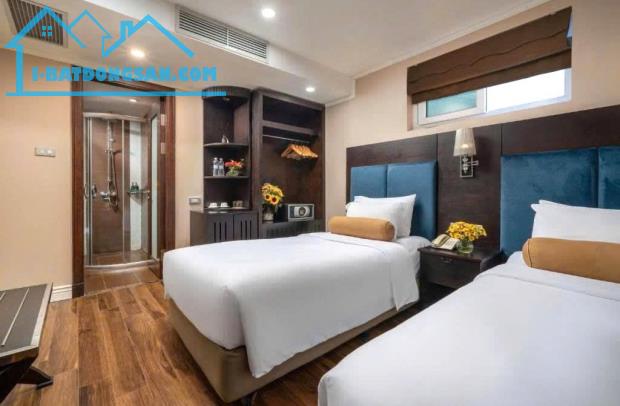 BÁN KHÁCH SẠN DÒNG TIỀN HƠN 5 TỶ MẶT PHỐ HÀNG BÔNG 172M2 - 9 TẦNG - 5M MẶT TIỀN - 220 TỶ - 3