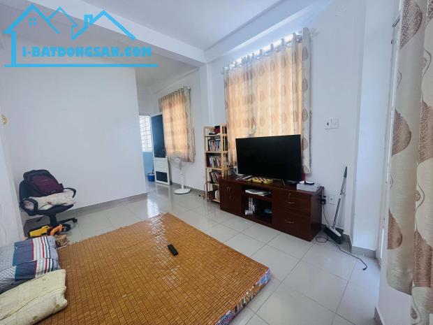 Bán nhà mặt tiền Q1 dưới 13 tỷ rưỡi, 5 tầng không lộ giới TRƯƠNG HÁN  ngay chợ Đa Kao - 2
