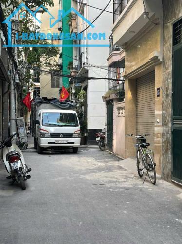 Bán nhà Phố Cù Chính Lan, Gara ô tô, Ô Tô Tránh - Thang Máy. Giá 18.5 tỷ.