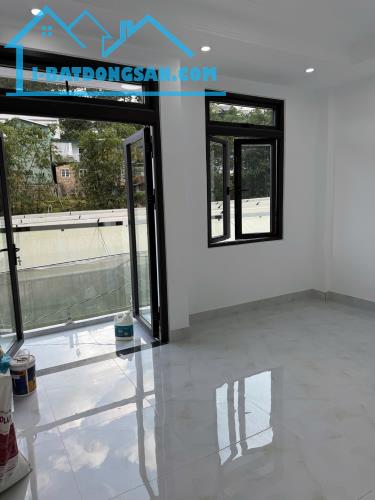 CHO THUÊ NHÀ NGUYÊN CĂN 2 TẦNG 2 MẶT TIỀN HẺM Ô TÔ AN BÌNH PHƯỜNG 3  ĐÀ LẠT GIÁ 12 TRIỆU - 3