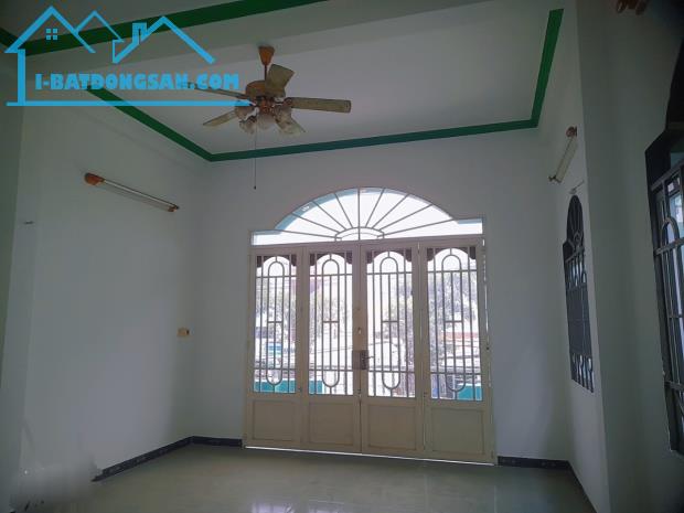 Mặt Tiền Kinh Doanh đường Tỉnh Lộ 10, 170m2 ( 5 x 34 ) 3 TẦNG đúc, chủ nhà gấp bán - 2
