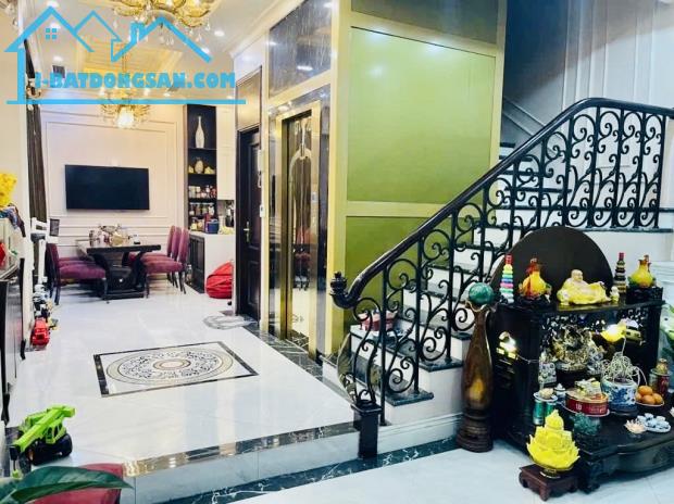Bán Nhà Phân Lô- Ô Tô Tránh- Gần Hồ Phương Liệt- 79m2-5 Tầng- Thang Máy-MT 5.7m-26.5 Tỷ