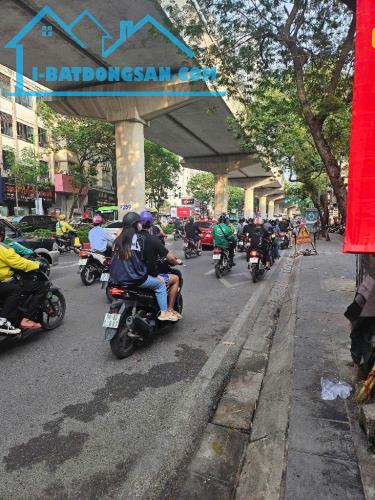 Mặt phố Cầu Giấy - Diện tích & Mặt tiền rộng - Xây khách sạn - Chỉ hơn 300 triệu/m2 - 1