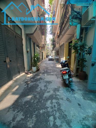 Cần bán gấp nhà phố Lê Trọng Tấn,phân lô ô tô tránh,vào nhà,kinh doanh phát triển