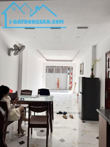 +1 Bán nhà Mễ Trì Hạ, 36 m2, 4 tầng, 3 ngủ, hai thoáng trước sau, giá 6.8 tỷ