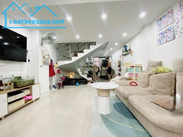 Bán nhà Đường 3/2, Q10, 52m2, sổ hồng riêng, hoàn công đủ 3 tầng, giá nhỉnh 8 tỷ