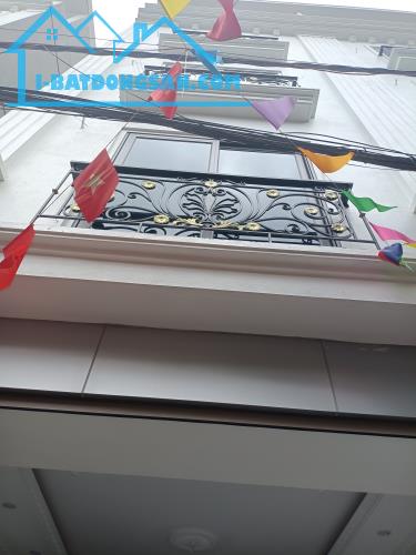 Bán nhà đẹp Đại Cát - Liên Mạc, 38m² 5T thang máy, lô góc, ngõ ô tô!