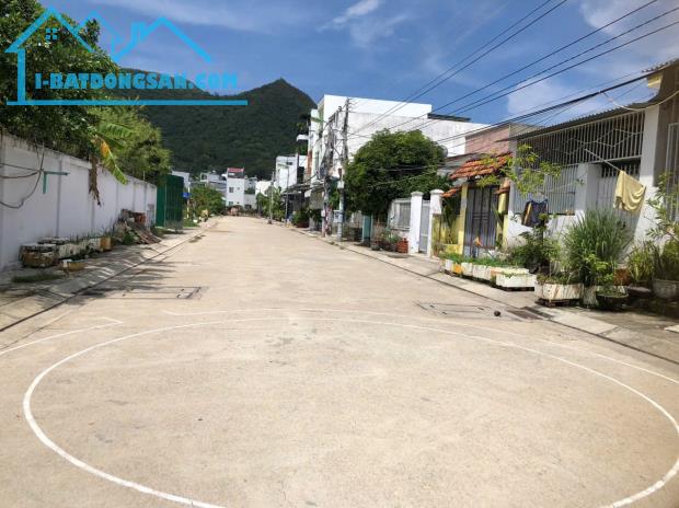 Hạ giá gần 100 triệu bán lô góc Z753 Nha Trang gần biển đường oto 10m giá đâu tư 2 tỷ 350 - 1
