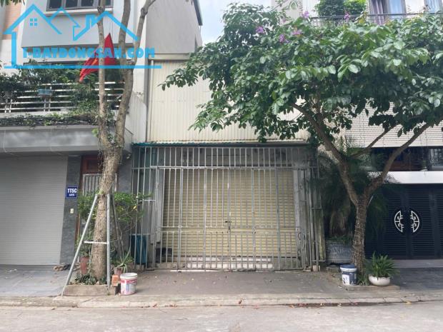 Chính chủ bán lô đất dấu giá TT5 Giang Biên, 73m2 gần đường 22m Giang Biên - 1
