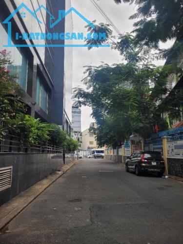 NHÀ PHỐ NGUYỄN VĂN TRỖI, PHƯỜNG 11, QUẬN PHÚ NHUẬN