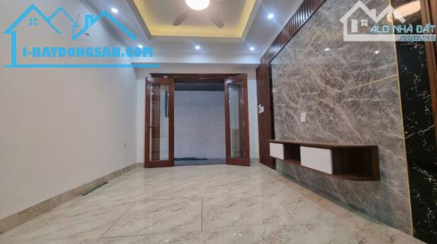 Bán nhà riêng tại Bùi Xương Trạch, 7,65 tỷ, 30m2, 6 tầng, 5PN, 5WC, view đẹp
