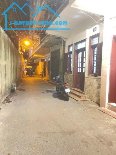 Nhà đẹp 5 tầng ô tô tránh trung tâm Đống Đa