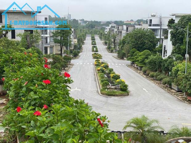 Chính chủ bán lô bt 200m2 dự án Phú Cát City, trung tâm CN cao Hòa Lạc - 1