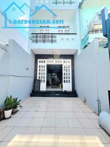 CHÍNH CHỦ CHO THUÊ NHÀ FULL NỘI THẤT, HẺM OTO, ĐƯỜNG QUANG TRUNG 15TR