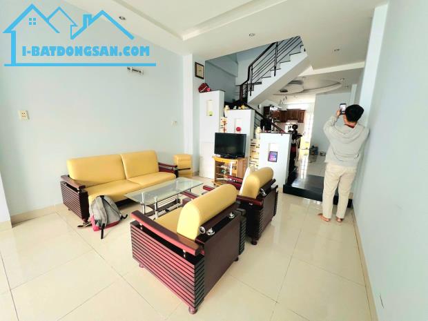 CHÍNH CHỦ CHO THUÊ NHÀ FULL NỘI THẤT, HẺM OTO, ĐƯỜNG QUANG TRUNG 15TR - 1
