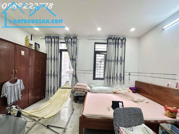 NHIÊU TỨ, P7,- TRỆT, 3 LẦU + ST TRƯỚC - 37M2 (5x7) NỞ HẬU - RẤT GẦN MẶT TIỀN - 3