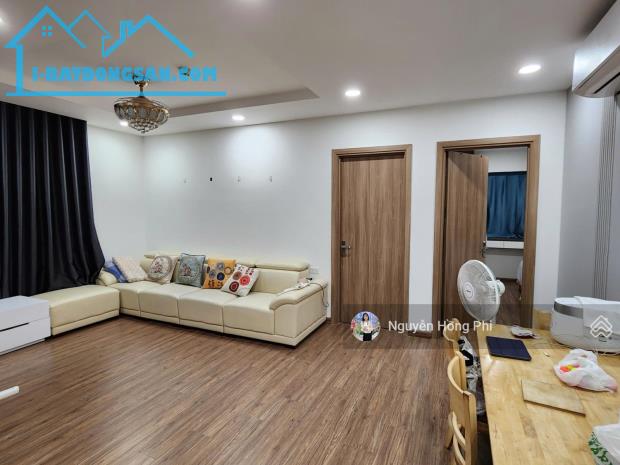 Chỉ 6 Tỷ - Căn 3PN Tầng Cao, Full Nội Thất Đẹp Như Hình – View Ban Công Nam Thoáng Mát!