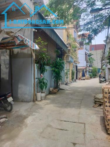 🏠🏠KỊCH ĐỘC--CỰC HIẾM--MẶT TIỀN ĐỈNH--SỔ VUÔNG ĐÉT--NGÕ THÔNG KINH DOANH--Ô TÔ TRÁNH 5M--